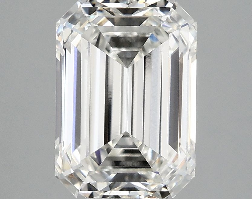 Loose Lab Diamond - IGI Emerald 3.09ct G VVS2: Loose Lab Diamond - IGI Emerald 3.09ct G VVS2 A rare and exceptional loose lab diamond, certified by the International Gemological Institute (IGI), boasts an impressive 3.09 carats of vibrant G color