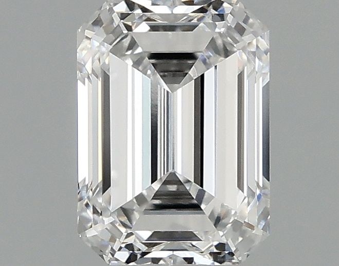Loose Lab Diamond - IGI Emerald 1.1ct D VVS2: Loose Lab Diamond - IGI Emerald 1.1ct D VVS2 A rare and exceptional lab-grown diamond, certified by the International Gemological Institute (IGI), boasts an impressive 1.1 carat in size with a color g