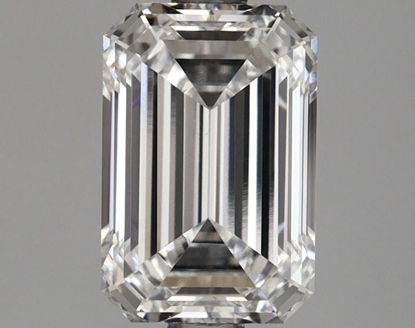 Loose Lab Diamond - GIA Emerald 2.07ct E VVS2: Loose Lab Diamond - GIA Emerald 2.07ct E VVS2 Experience the exceptional brilliance of this stunning 2.07ct GIA Emerald VVS2 lab diamond, boasting an EX polish and symmetry that showcases its exceptio