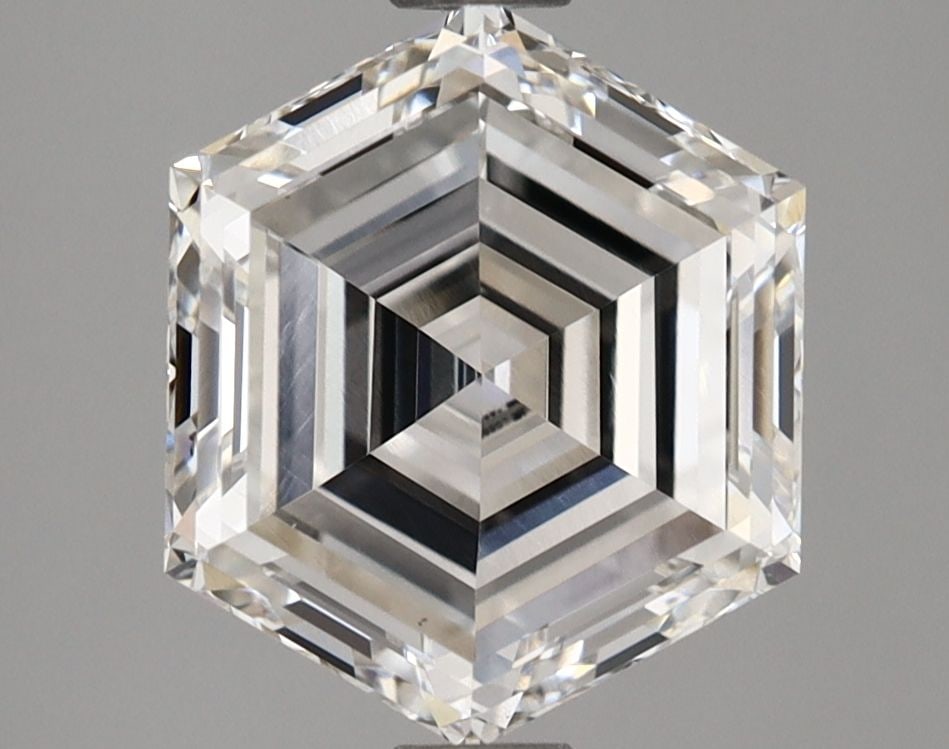 IGI Hexagonal 2.0ct F VVS2 Loose Lab Diamond: IGI Hexagonal 2.0ct F VVS2 Loose Lab Diamond A stunning lab-grown diamond, certified by the International Gemological Institute (IGI), boasts exceptional clarity with a VVS2 grade and vibrant color, r