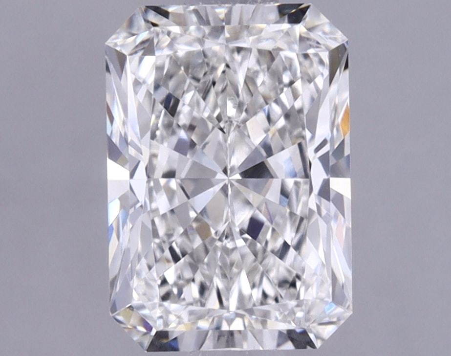 IGI Radiant 1.21ct E VVS2 Loose Lab Diamond: IGI Radiant 1.21ct E VVS2 Loose Lab Diamond Experience the brilliance of nature, without the environmental impact. This exquisite IGI Radiant 1.21ct E VVS2 loose lab diamond boasts exceptional clarity