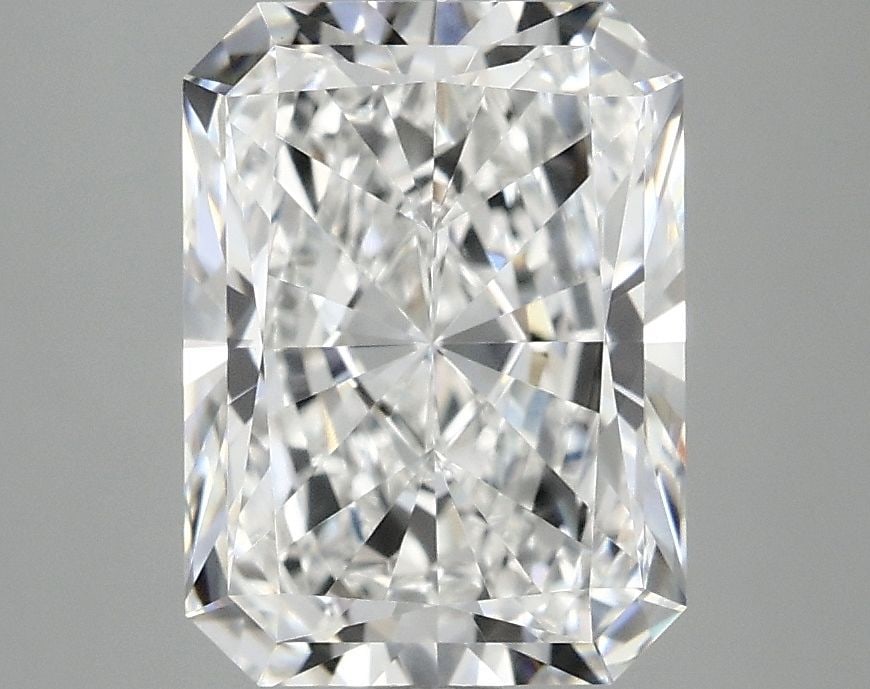 IGI Radiant 3.01ct E VVS2 Loose Lab Diamond: IGI Radiant 3.01ct E VVS2 Loose Lab Diamond Experience the brilliance of nature in a lab-grown diamond, certified by IGI as E color, VVS2 clarity, and EX polish and symmetry. This stunning 3.01ct ston