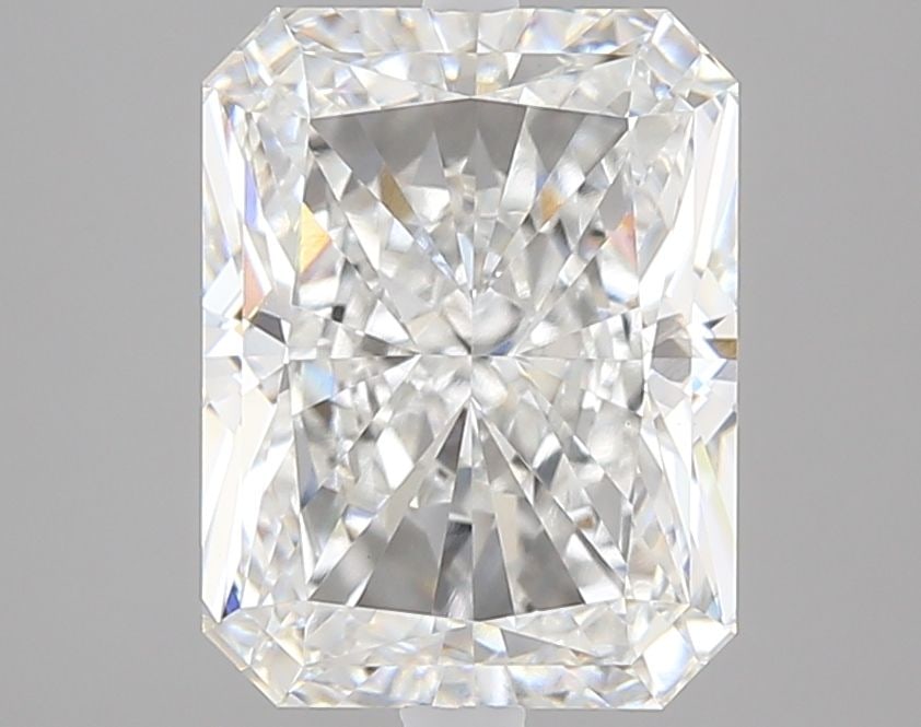 IGI Radiant 4.19ct E VVS2 Loose Lab Diamond: IGI Radiant 4.19ct E VVS2 Loose Lab Diamond Experience the brilliance of nature in a lab-grown diamond, certified by IGI as 4.19 carats and featuring exceptional clarity (VVS2) and color (E). With its