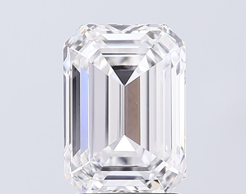 Loose Lab Diamond - IGI Emerald 3.1ct D VVS2: Loose Lab Diamond - IGI Emerald 3.1ct D VVS2 A stunning lab-grown diamond, certified by the International Gemological Institute (IGI), boasts exceptional clarity and color. With its impressive 3.1 car