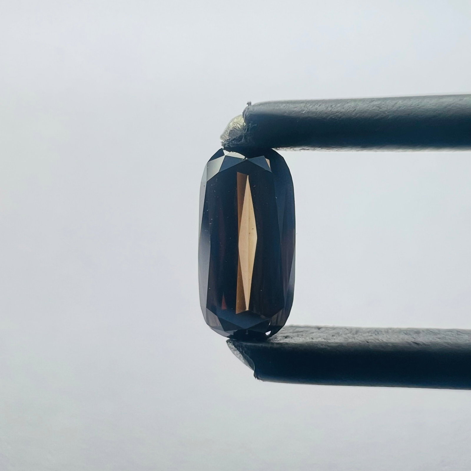 Brown VVS2 0.41ct Loose Lab Diamond: Brown VVS2 0.41ct Loose Lab Diamond A rare and unique find, this 0.41ct lab-grown brown diamond boasts exceptional clarity with a VVS2 grade, giving it a warm, earthy tone that sets it apart from more