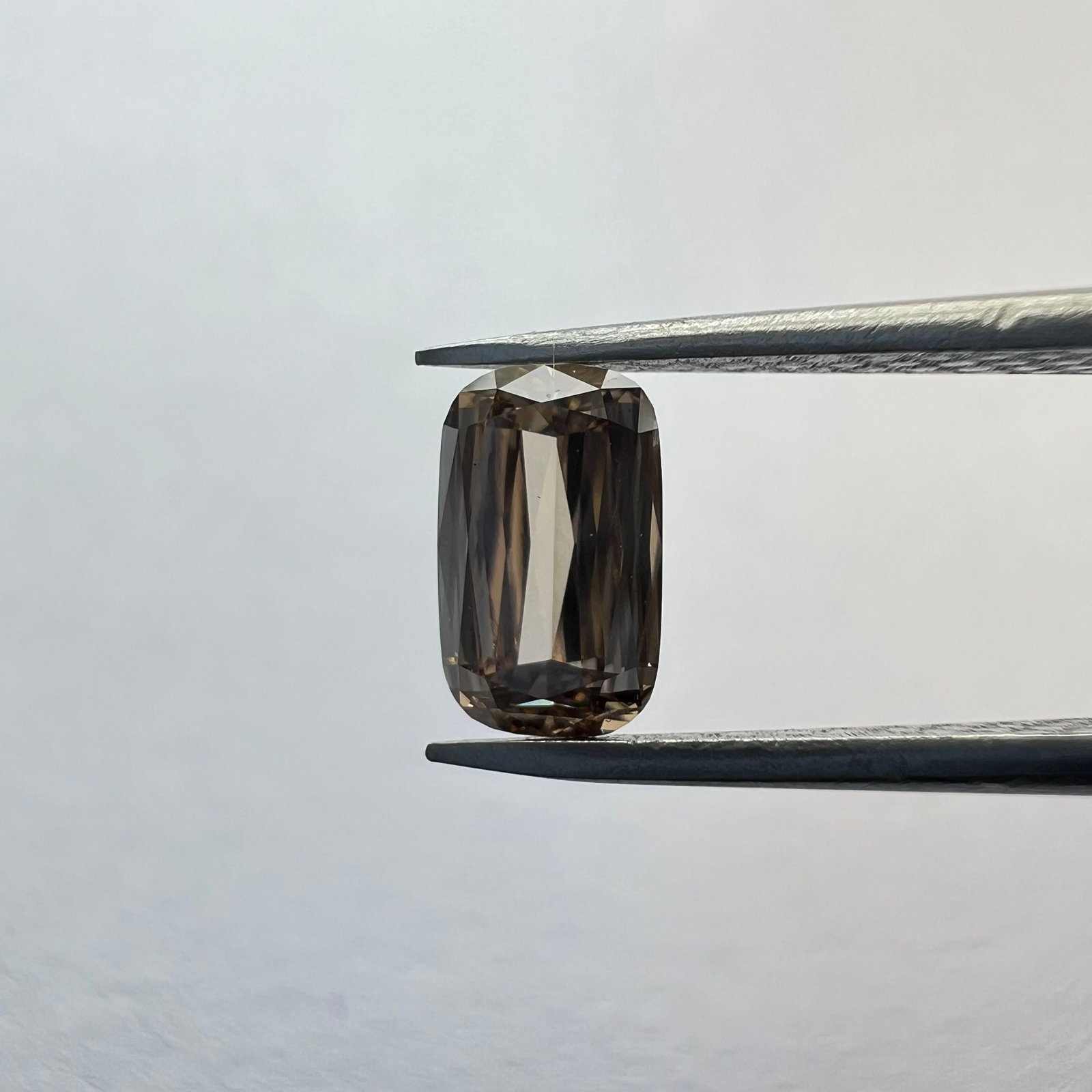 Brilliant Brown VVS2 0.36ct Loose Lab Diamond: Brilliant Brown VVS2 0.36ct Loose Lab Diamond A rare and unique gem, this 0.36ct Brilliant Brown VVS2 lab diamond boasts exceptional clarity and color, making it a standout among its peers. Its brown