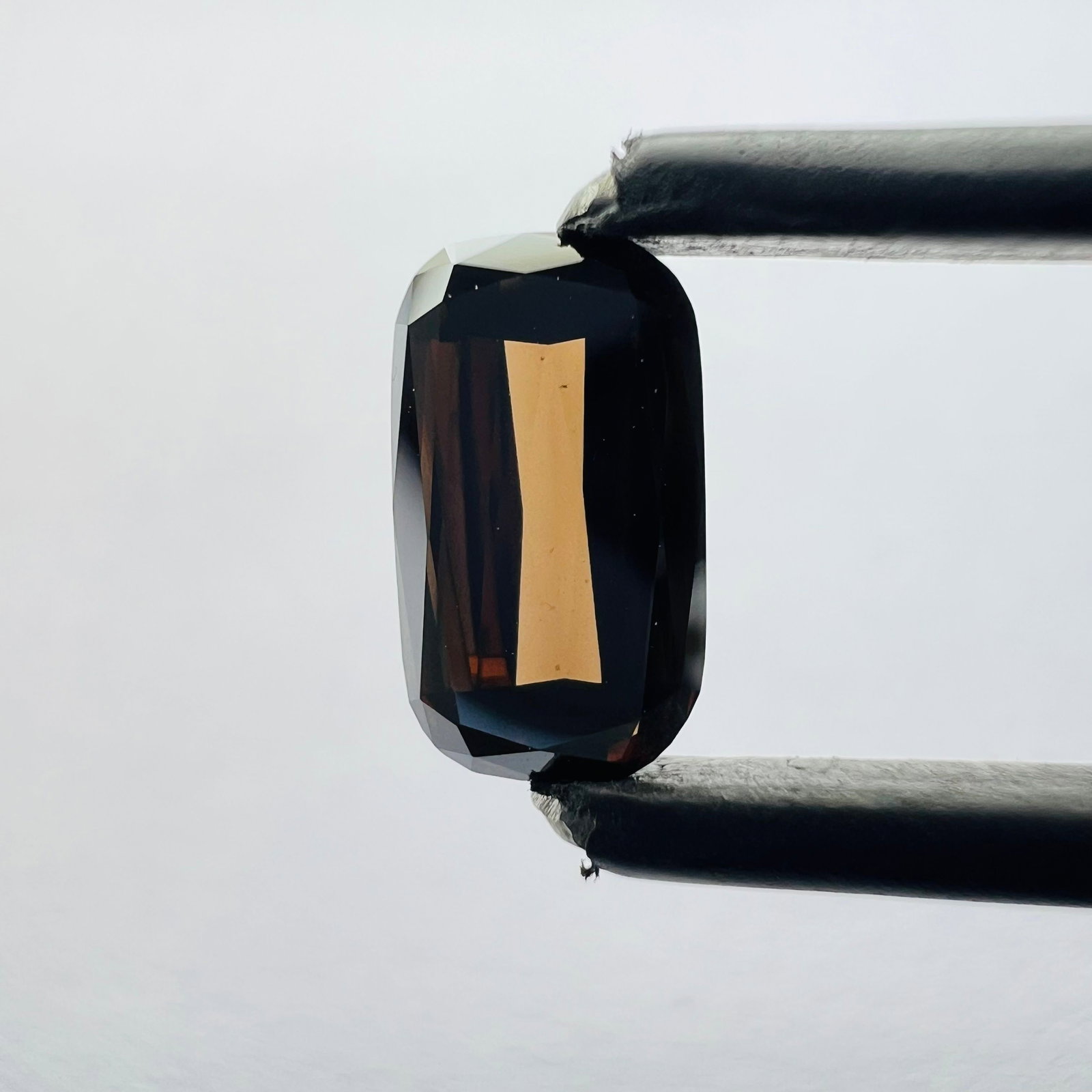 Brown VVS2 0.97ct Loose Lab Diamond: Brown VVS2 0.97ct Loose Lab Diamond A rare and unique find, this 0.97ct loose lab-grown brown diamond boasts exceptional clarity with a VVS2 rating, giving it a warm, earthy tone that sets it apart fr