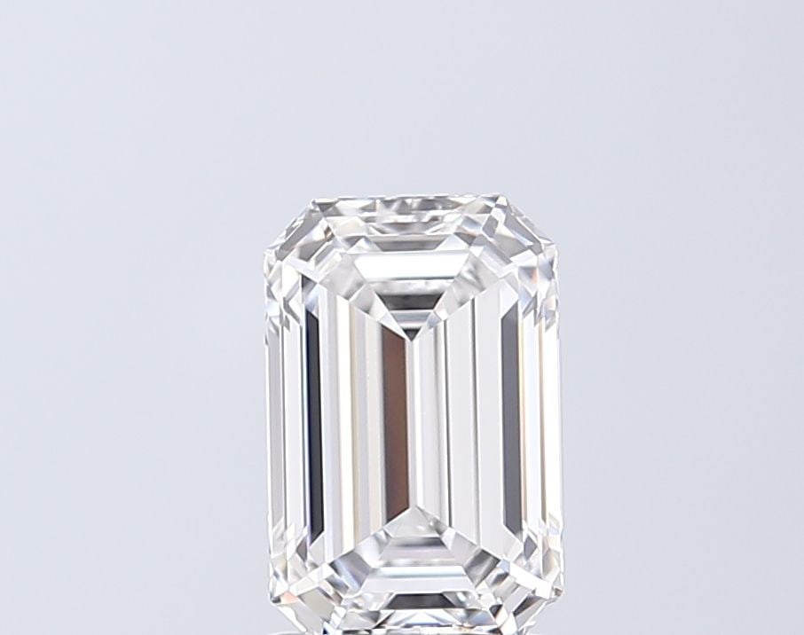 Loose Lab Diamond - IGI Emerald 2.09ct D VVS2: Loose Lab Diamond - IGI Emerald 2.09ct D VVS2 Experience the brilliance of nature's own masterpiece, a lab-grown diamond certified by IGI as an exceptional D color, VVS2 clarity, and EX polish. This 2