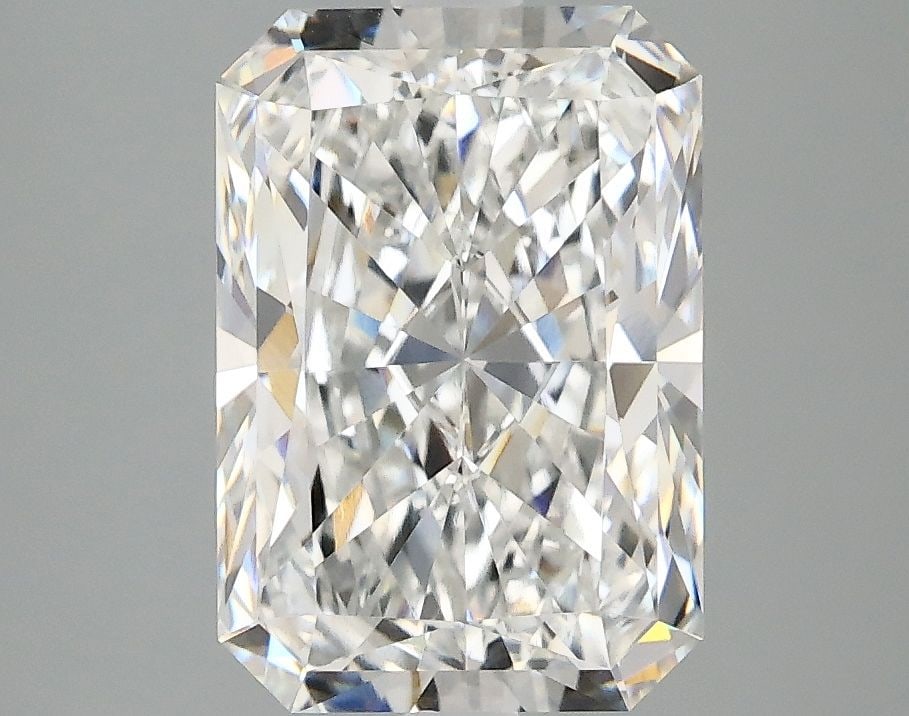 IGI Radiant 3.1ct E VVS2 Loose Lab Diamond: IGI Radiant 3.1ct E VVS2 Loose Lab Diamond Experience the brilliance of a lab-grown diamond, certified by IGI as a stunning 3.1ct E VVS2 Radiant cut gemstone. With its exceptional clarity and EX polis