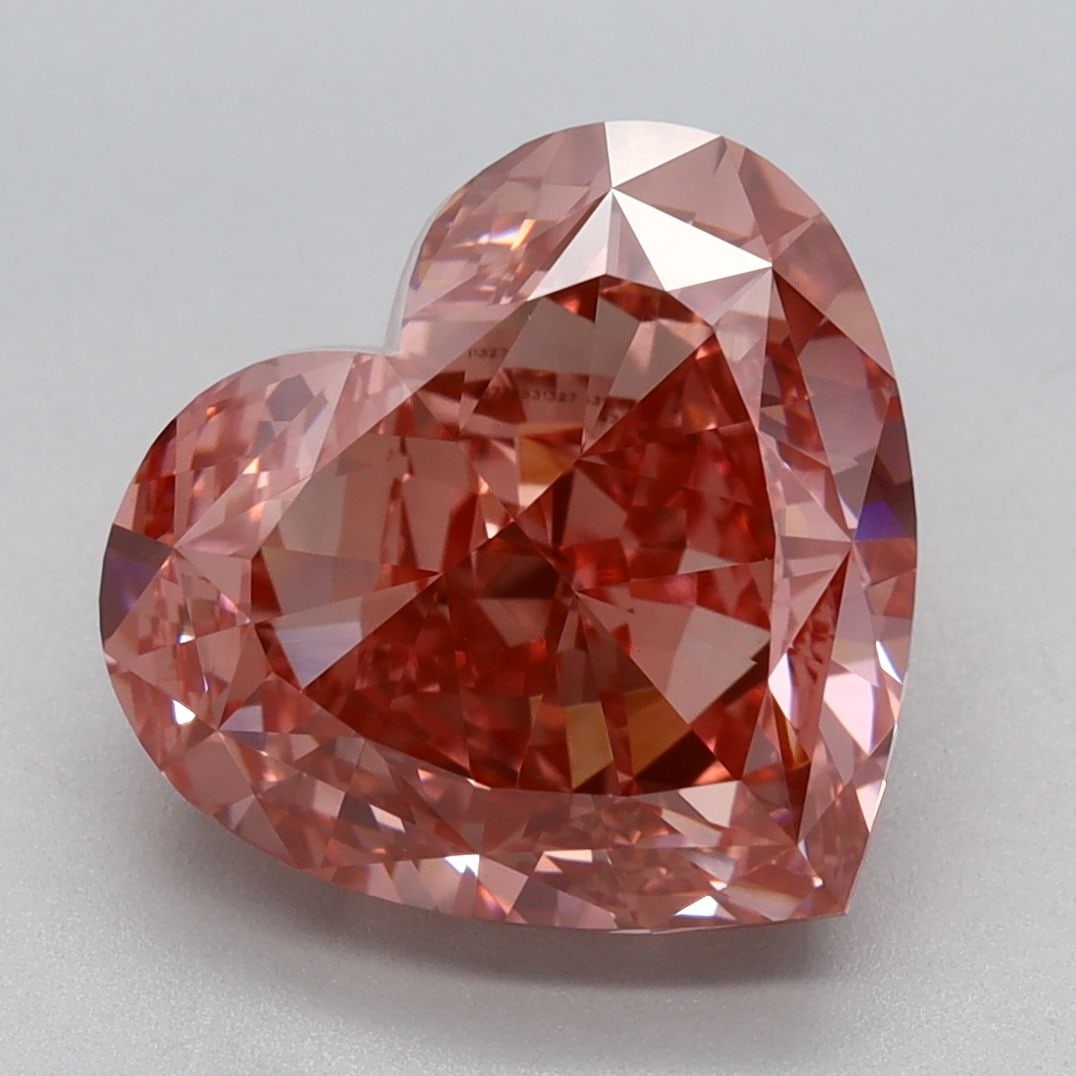 IGI Heart 4.22ct Fancy Vivid Pink VVS2 Loose Lab Diamond: IGI Heart 4.22ct Fancy Vivid Pink VVS2 Loose Lab Diamond A true gem for the discerning collector, this 4.22ct Fancy Vivid Pink VVS2 lab-grown diamond boasts exceptional color and clarity, with an EX p