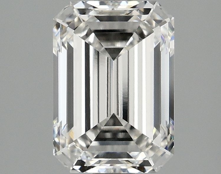 Loose Lab Diamond - IGI Emerald 2.1ct E VVS2: Loose Lab Diamond - IGI Emerald 2.1ct E VVS2 A rare and exceptional lab-grown diamond, certified by the International Gemological Institute (IGI), boasts an impressive 2.1 carats of vibrant E color an