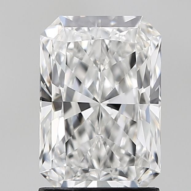 IGI Radiant 1.8ct E VVS2 Loose Lab Diamond: IGI Radiant 1.8ct E VVS2 Loose Lab Diamond A rare opportunity to own a truly unique gem, this 1.8ct IGI Radiant lab diamond boasts exceptional clarity with its VVS2 grade, paired with an impressive EX