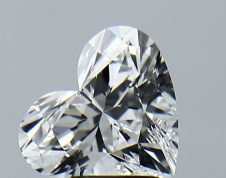 Loose Lab Diamond - GIA Heart 2.72ct E VVS2: Loose Lab Diamond - GIA Heart 2.72ct E VVS2 A stunning lab-grown diamond, certified by the prestigious GIA, boasts exceptional clarity and color, with a vibrant E hue and VVS2 grade that shines like a
