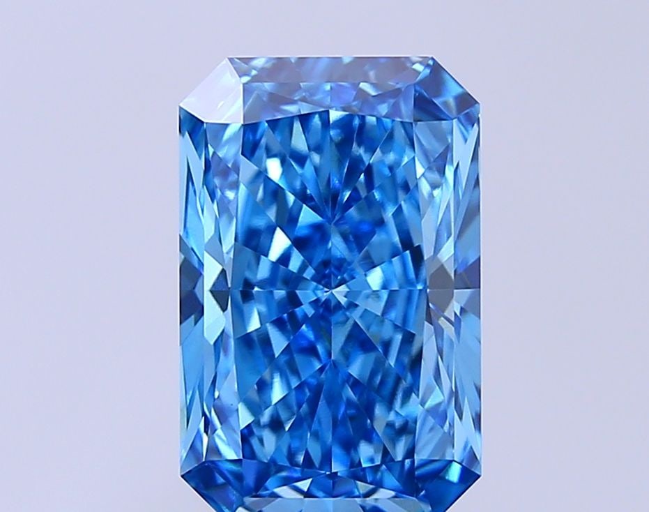 IGI Radiant 4.28ct Fancy Vivid Blue VVS2 Loose Lab Diamond: IGI Radiant 4.28ct Fancy Vivid Blue VVS2 Loose Lab Diamond Experience the unparalleled beauty of nature in a lab-grown diamond, boasting an extraordinary Fancy Vivid Blue hue and exceptional clarity (