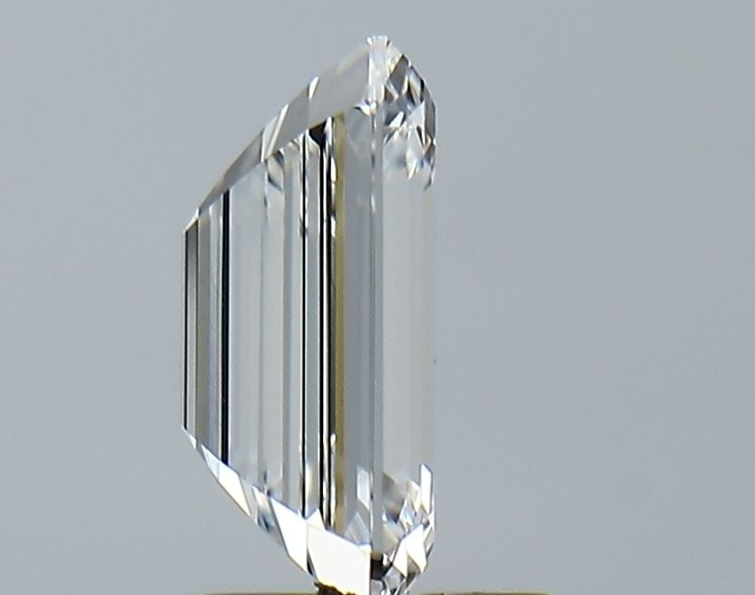 IGI Emerald 2.37ct E VVS2 Loose Lab Diamond (1 of 1)