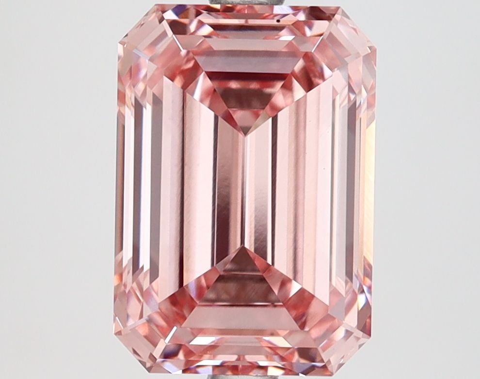 Loose Lab Diamond - IGI Emerald 3.58ct Fancy Intense Pink VVS2: Loose Lab Diamond - IGI Emerald 3.58ct Fancy Intense Pink VVS2 Experience the rare beauty of a lab-grown diamond, certified by the International Gemological Institute (IGI) as a Fancy Intense Pink gem