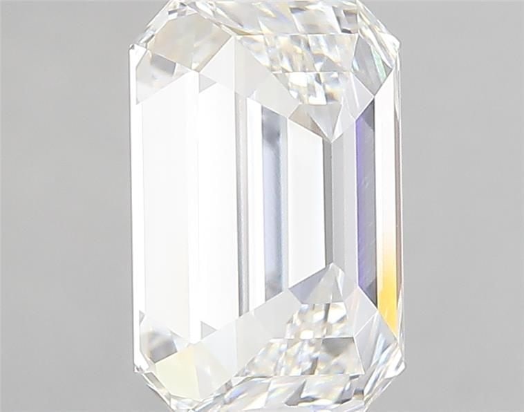 Loose Lab Diamond - IGI Emerald 3.71ct E VVS1: Loose Lab Diamond - IGI Emerald 3.71ct E VVS1 A rare and exceptional gem, this 3.71ct IGI Emerald-cut lab diamond boasts an impressive VVS1 clarity grade, giving it unparalleled brilliance and fire. I