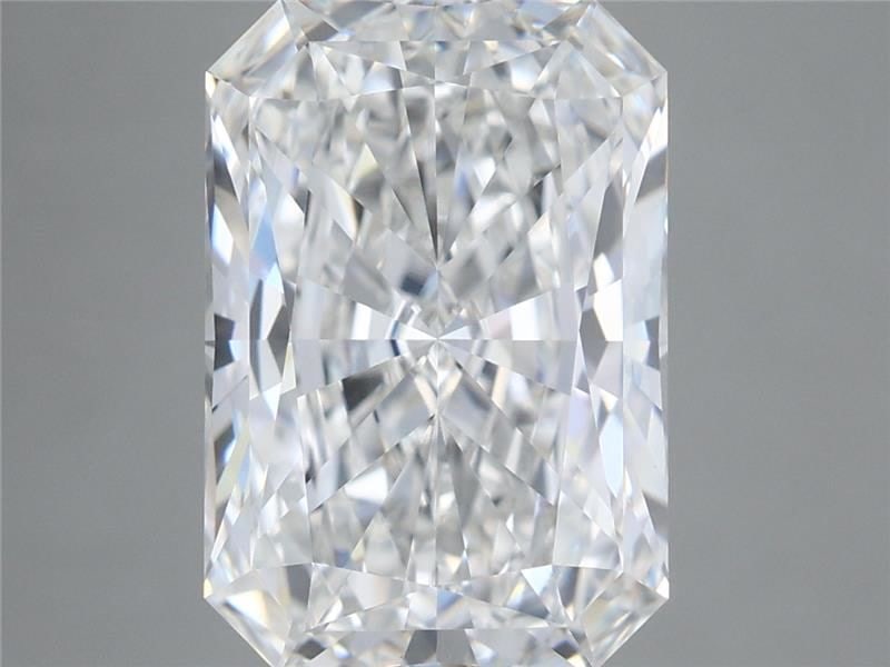 IGI Radiant 6.03ct E VVS2 Loose Lab Diamond: IGI Radiant 6.03ct E VVS2 Loose Lab Diamond Experience the brilliance of nature in this stunning IGI Radiant cut lab diamond, boasting an impressive 6.03 carats and exceptional clarity with a VVS2 gra