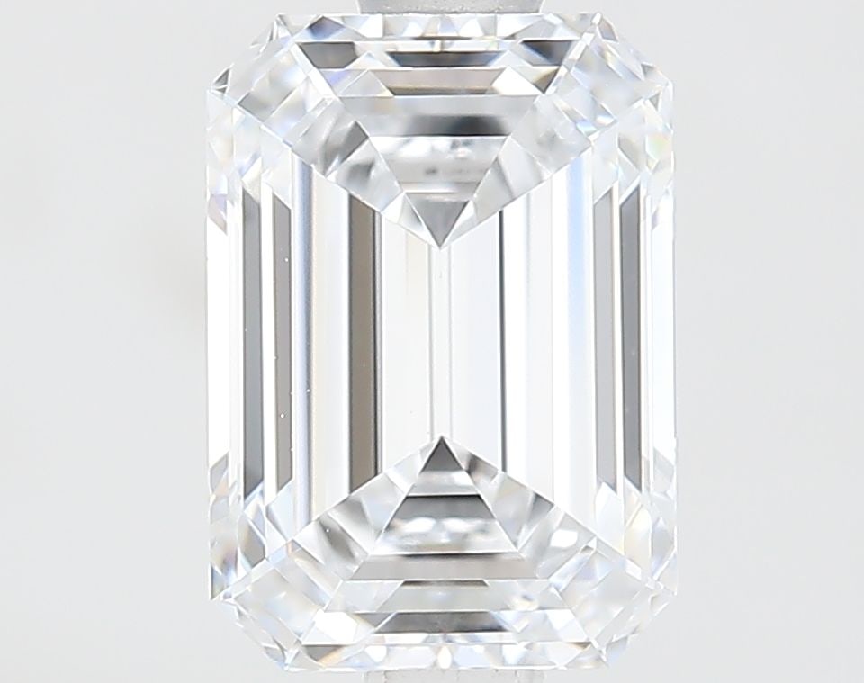 Loose Lab Diamond - IGI Emerald 1.54ct D VVS2: Loose Lab Diamond - IGI Emerald 1.54ct D VVS2 A rare and exceptional loose lab diamond, certified by the International Gemological Institute (IGI) as an IGI Emerald, boasts a stunning D color grade, V