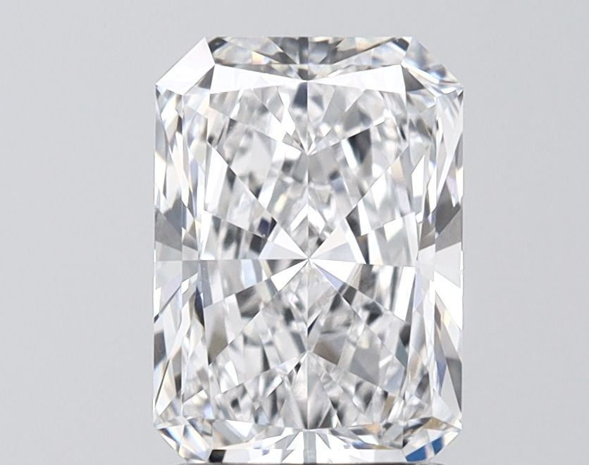 IGI Radiant 2.0ct D VVS1 Loose Lab Diamond: IGI Radiant 2.0ct D VVS1 Loose Lab Diamond Experience the brilliance of a lab-grown diamond, certified by IGI as a radiant 2.0ct D VVS1, boasting exceptional clarity and polish. This stunning gemstone