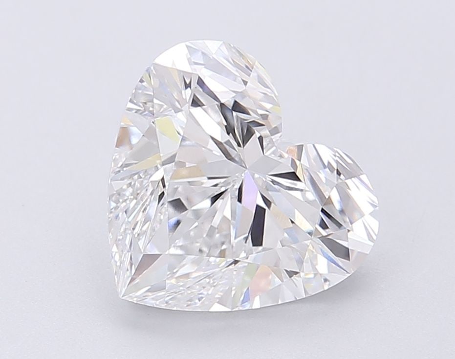 IGI Heart 3.52ct D VVS1 Loose Lab Diamond: IGI Heart 3.52ct D VVS1 Loose Lab Diamond Experience the brilliance of nature in a lab-grown diamond, certified by IGI as D color and VVS1 clarity, boasting exceptional cut, polish, and symmetry. This