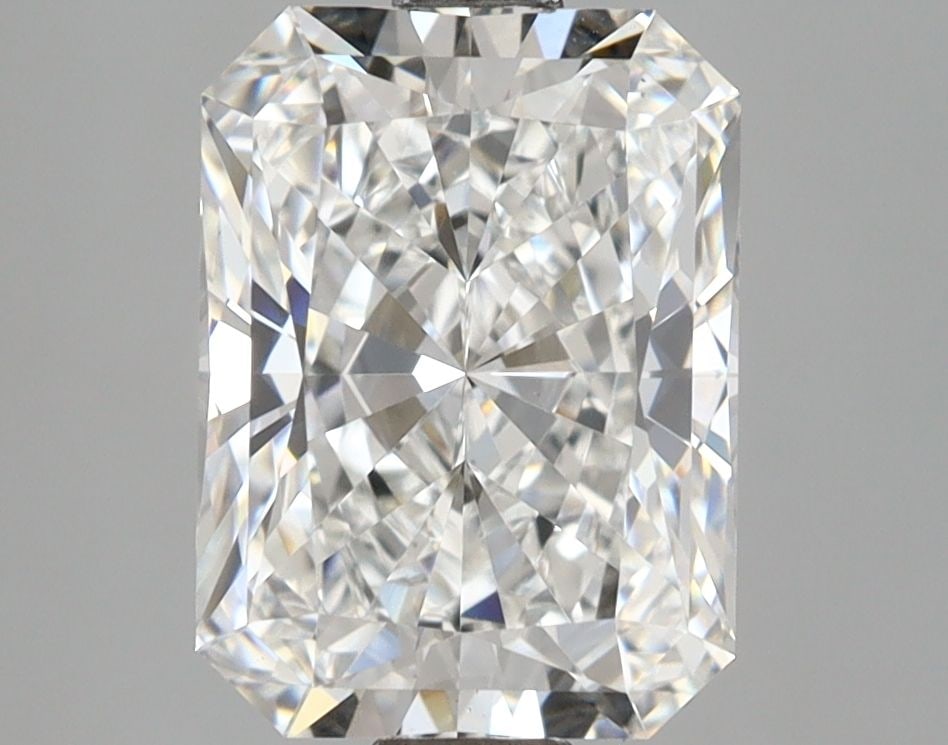 IGI Radiant 3.1ct E VVS2 Loose Lab Diamond: IGI Radiant 3.1ct E VVS2 Loose Lab Diamond Experience the brilliance of a lab-grown diamond, certified by IGI as a radiant 3.1ct E VVS2 loose gemstone. This exceptional stone boasts an EX polish and s