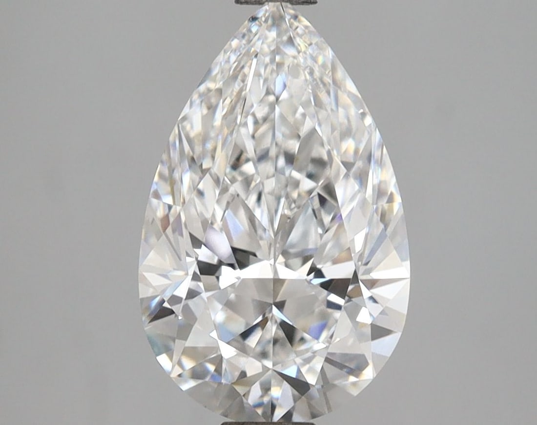 Loose Lab Diamond - IGI Pear 2.05ct E VVS2: Loose Lab Diamond - IGI Pear 2.05ct E VVS2 A rare and exquisite lab-grown diamond, this IGI-certified pear-cut gem boasts an exceptional E color grade and VVS2 clarity, giving it unparalleled brillian