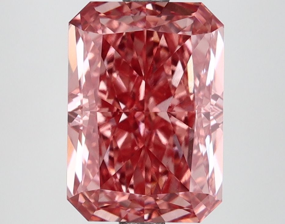 IGI Radiant 3.15ct Fancy Vivid Pink VVS2 Loose Lab Diamond: IGI Radiant 3.15ct Fancy Vivid Pink VVS2 Loose Lab Diamond Experience the breathtaking beauty of a lab-grown Fancy Vivid Pink diamond, certified by the International Gemological Institute (IGI) as