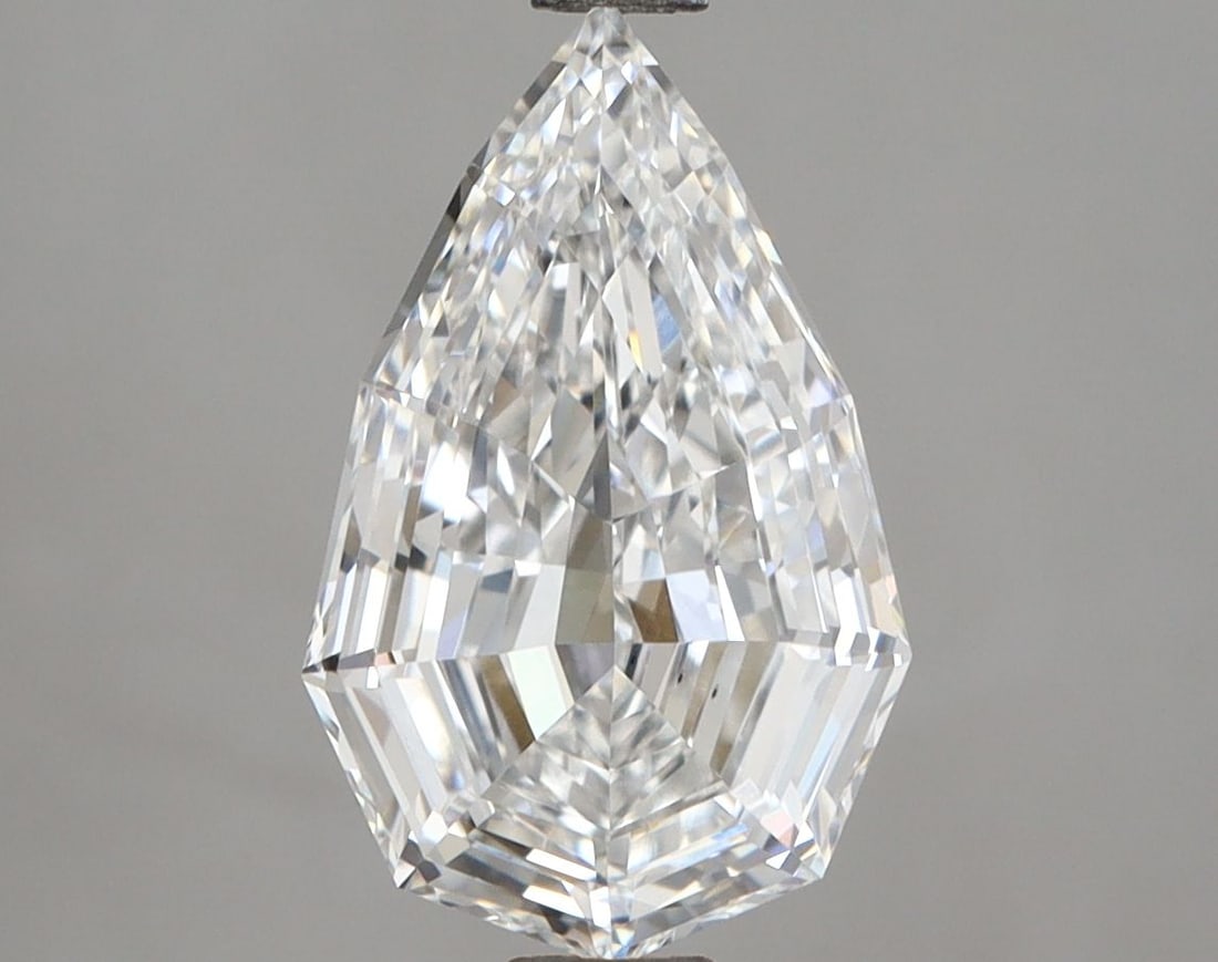 Loose Lab Diamond - IGI Other 2.42ct E VVS2: Loose Lab Diamond - IGI Other 2.42ct E VVS2 A rare and exceptional lab-grown diamond, certified by the International Gemological Institute (IGI) as VVS2 clarity, boasts an impressive 2.42 carats of