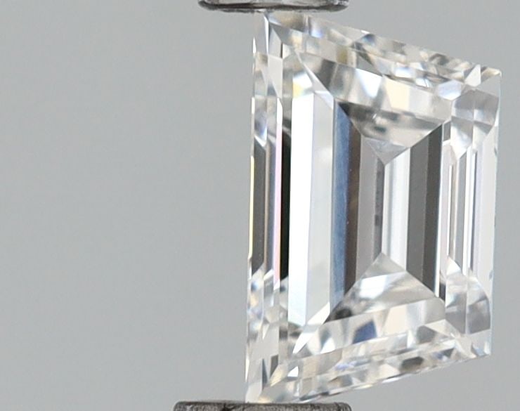 IGI Trapezoid 0.39ct D VVS2 Loose Lab Diamond: IGI Trapezoid 0.39ct D VVS2 Loose Lab Diamond A rare opportunity to own a truly unique gem, this 0.39ct IGI lab-grown diamond boasts exceptional clarity with a VVS2 grade and vibrant color of D,