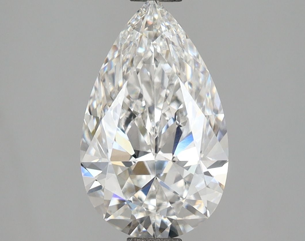 Loose Lab Diamond - IGI Pear 2.08ct E VVS2: Loose Lab Diamond - IGI Pear 2.08ct E VVS2 A stunning lab-grown pear diamond, certified by the International Gemological Institute (IGI), boasts exceptional clarity and color. Weighing in at 2.08