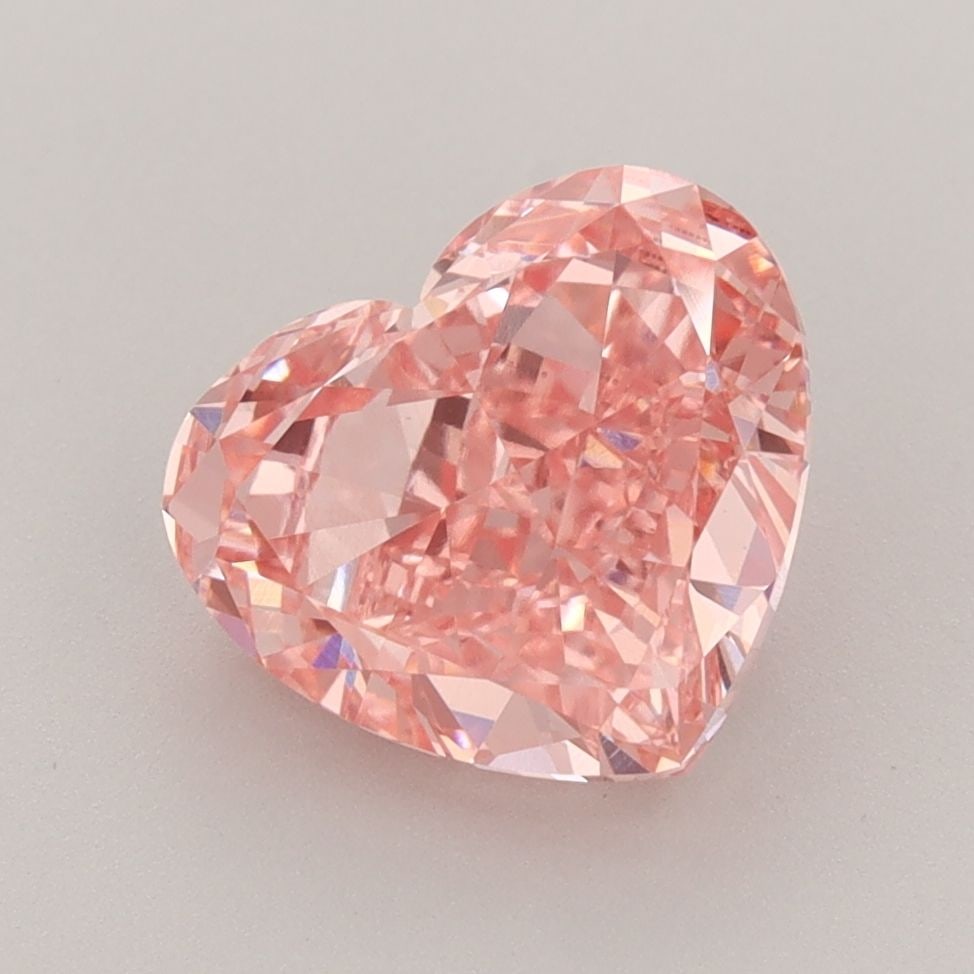 Loose Lab Diamond - IGI Heart 3.24ct Fancy Vivid Pink VVS2: Loose Lab Diamond - IGI Heart 3.24ct Fancy Vivid Pink VVS2 Experience the rare beauty of a lab-grown diamond, certified by the International Gemological Institute (IGI) as Fancy Vivid Pink, with excep
