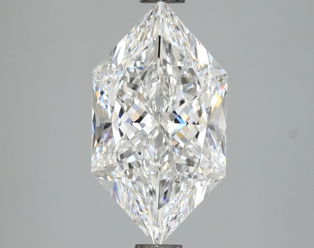 IGI Hexagonal 3.18ct D VVS2 Loose Lab Diamond: IGI Hexagonal 3.18ct D VVS2 Loose Lab Diamond Experience the brilliance of a lab-grown diamond, certified by IGI as a stunning 3.18ct D VVS2, with exceptional cut, color, and clarity. This exquisite s