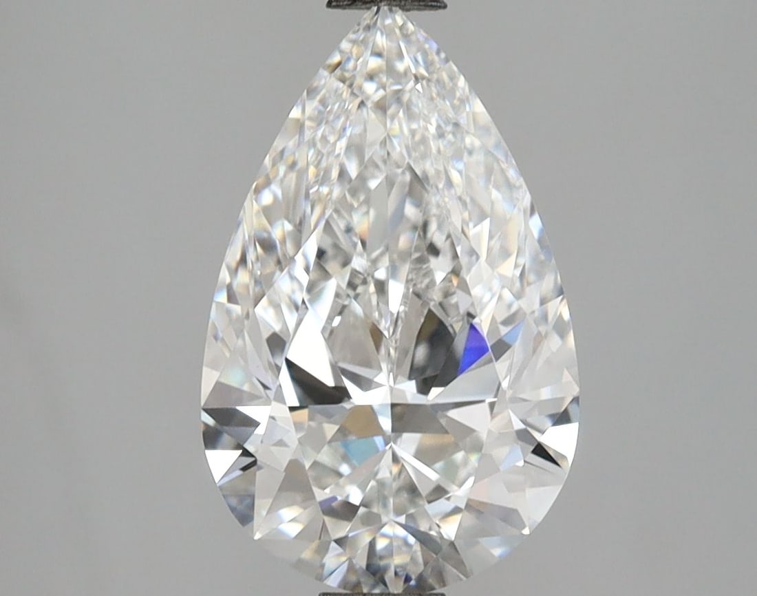 Loose Lab Diamond - IGI Pear 2.59ct E VVS2: Loose Lab Diamond - IGI Pear 2.59ct E VVS2 A rare and exceptional lab-grown diamond, this 2.59ct IGI-certified pear-cut gem boasts an impressive E color grade and VVS2 clarity, resulting in