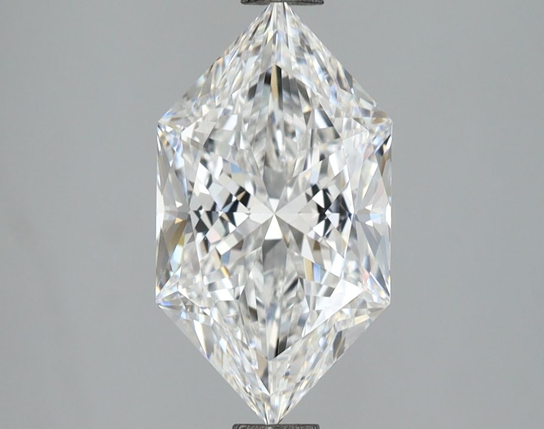 Loose Lab Diamond - IGI Hexagonal 3.28ct E VVS2: Loose Lab Diamond - IGI Hexagonal 3.28ct E VVS2 Experience the beauty of a lab-grown diamond, certified by the International Gemological Institute (IGI) as a genuine 3.28ct E color, VVS2 clarity stone