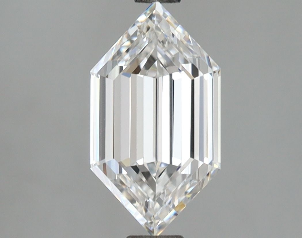IGI Hexagonal 2.03ct D VVS2 Loose Lab Diamond: IGI Hexagonal 2.03ct D VVS2 Loose Lab Diamond Experience the brilliance of a lab-grown diamond, certified by IGI as a stunning 2.03ct D VVS2 loose gemstone. With its exceptional cut, color, and clarit