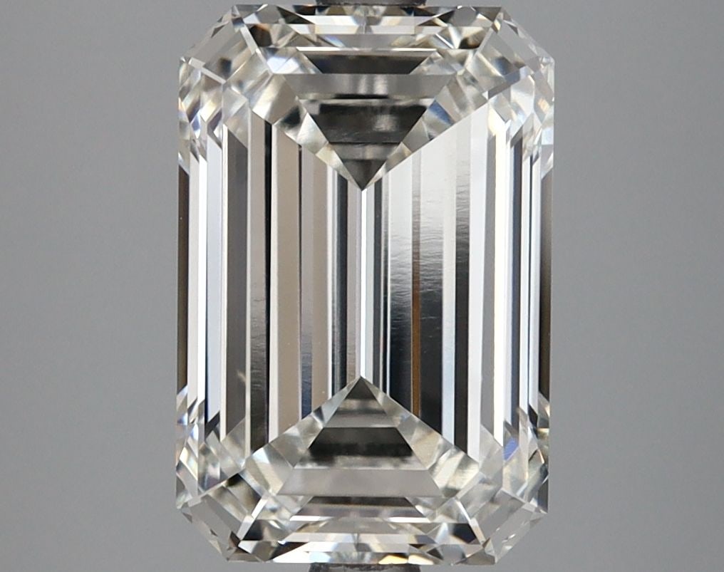 IGI Emerald 3.69ct G VVS2 Loose Lab Diamond: IGI Emerald 3.69ct G VVS2 Loose Lab Diamond Experience the exceptional quality of this stunning IGI Emerald 3.69ct G VVS2 loose lab diamond, boasting an impressive cut and flawless clarity. With its v