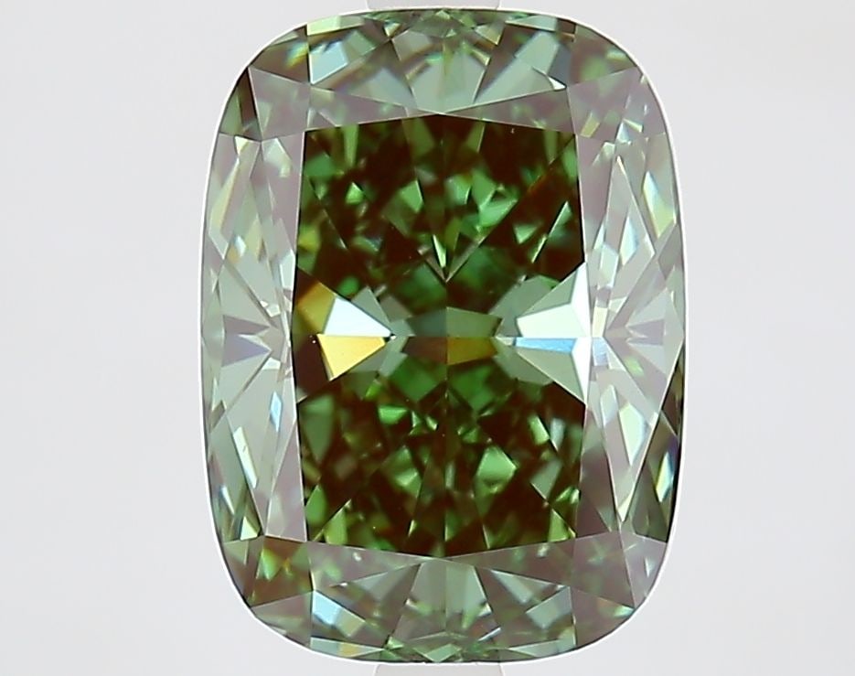 Loose Lab Diamond - IGI Cushion Modified 3.51ct Fancy Vivid Green VVS2: Loose Lab Diamond - IGI Cushion Modified 3.51ct Fancy Vivid Green VVS2 Experience the rare beauty of a Fancy Vivid Green lab diamond, boasting an exceptional 3.51 carat weight and VVS2 clarity. Its EX