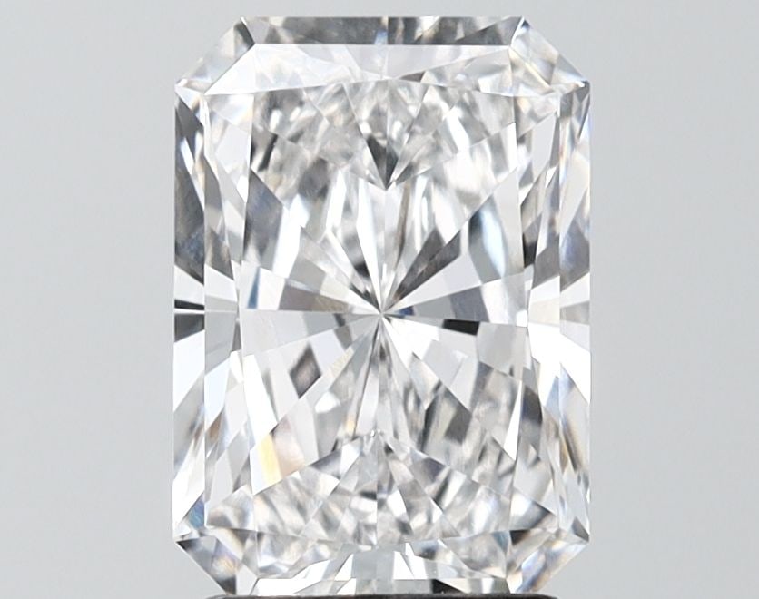 IGI Radiant 2.46ct E IF Loose Lab Diamond: IGI Radiant 2.46ct E IF Loose Lab Diamond Experience the brilliance of nature, without the environmental impact - this stunning IGI Radiant cut lab diamond boasts an exceptional 2.46 carat size, boast
