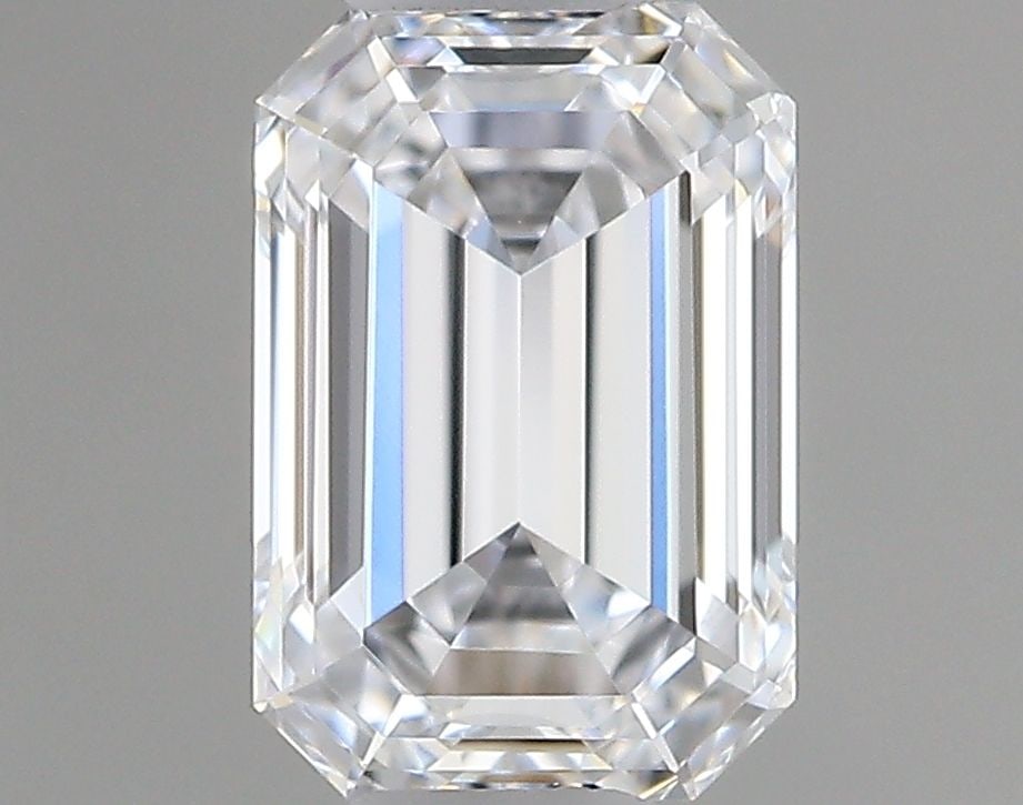 Loose Lab Diamond - IGI Emerald 0.55ct D VVS1: Loose Lab Diamond - IGI Emerald 0.55ct D VVS1 A rare and exceptional lab-grown diamond, certified by the International Gemological Institute (IGI), boasts an impressive 0.55 carat size, flawless VVS1