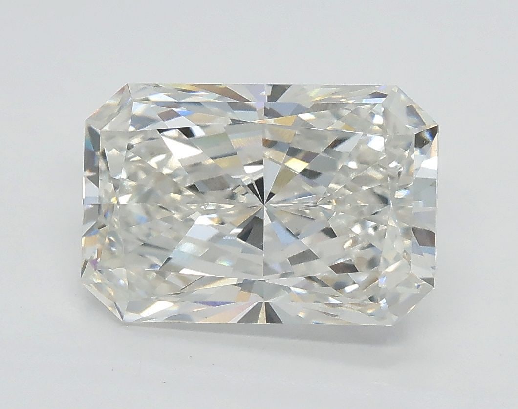 Loose Lab Diamond - GIA Radiant 2.07ct F VVS2: Loose Lab Diamond - GIA Radiant 2.07ct F VVS2 A rare and exceptional lab-grown diamond, certified by the prestigious GIA as Radiant 2.07ct F VVS2, boasts an impressive cut, color, and clarity that riv