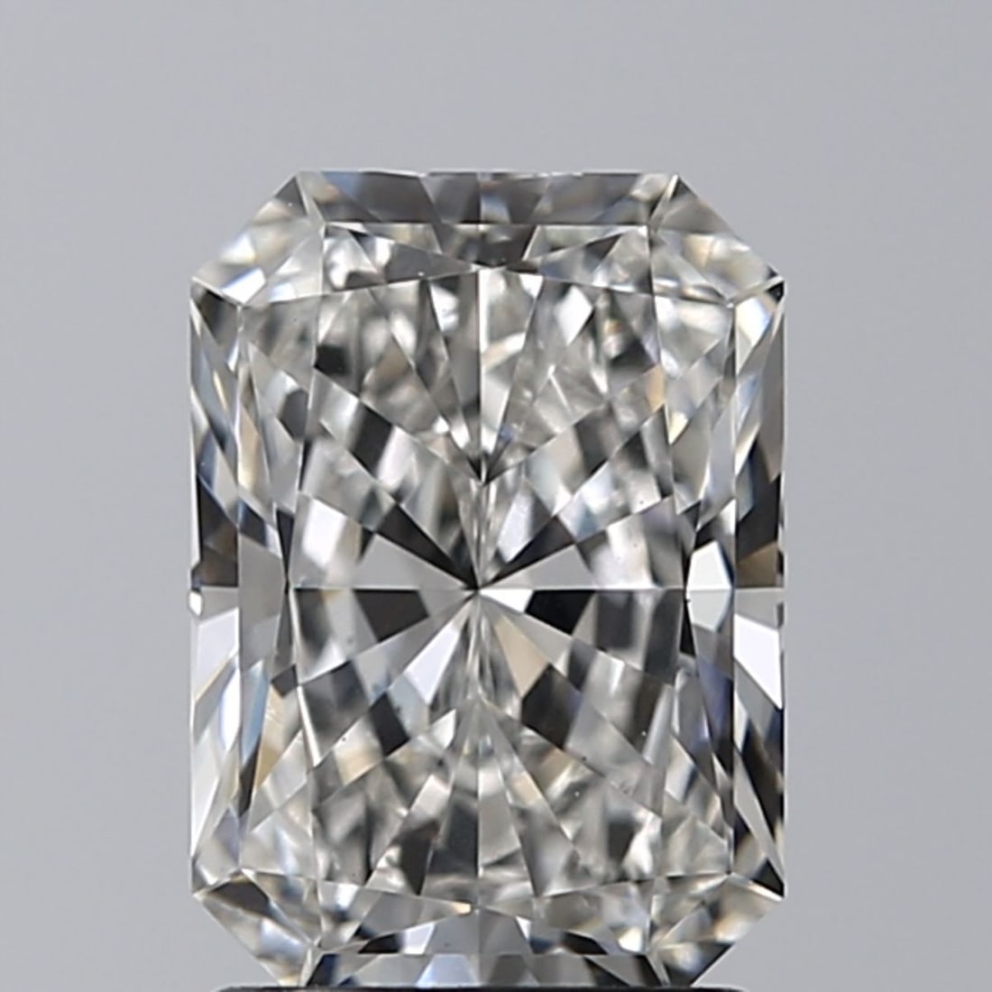 Loose Lab Diamond - GIA Radiant 1.7ct G VVS2: Loose Lab Diamond - GIA Radiant 1.7ct G VVS2 A stunning lab-grown diamond, certified by the prestigious GIA as a radiant 1.7ct gem, boasts exceptional clarity and color with a VVS2 grade and G hue. It