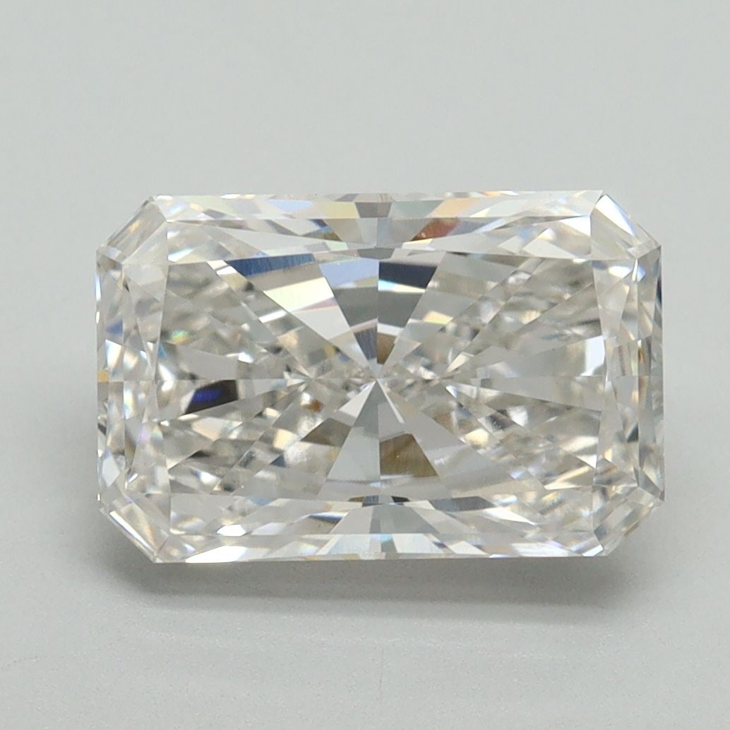 IGI Radiant 3.19ct F VVS2 Loose Lab Diamond: IGI Radiant 3.19ct F VVS2 Loose Lab Diamond Experience the exceptional brilliance of this 3.19ct F VVS2 loose lab diamond, certified by IGI and boasting an EX polish and symmetry. Grown in a