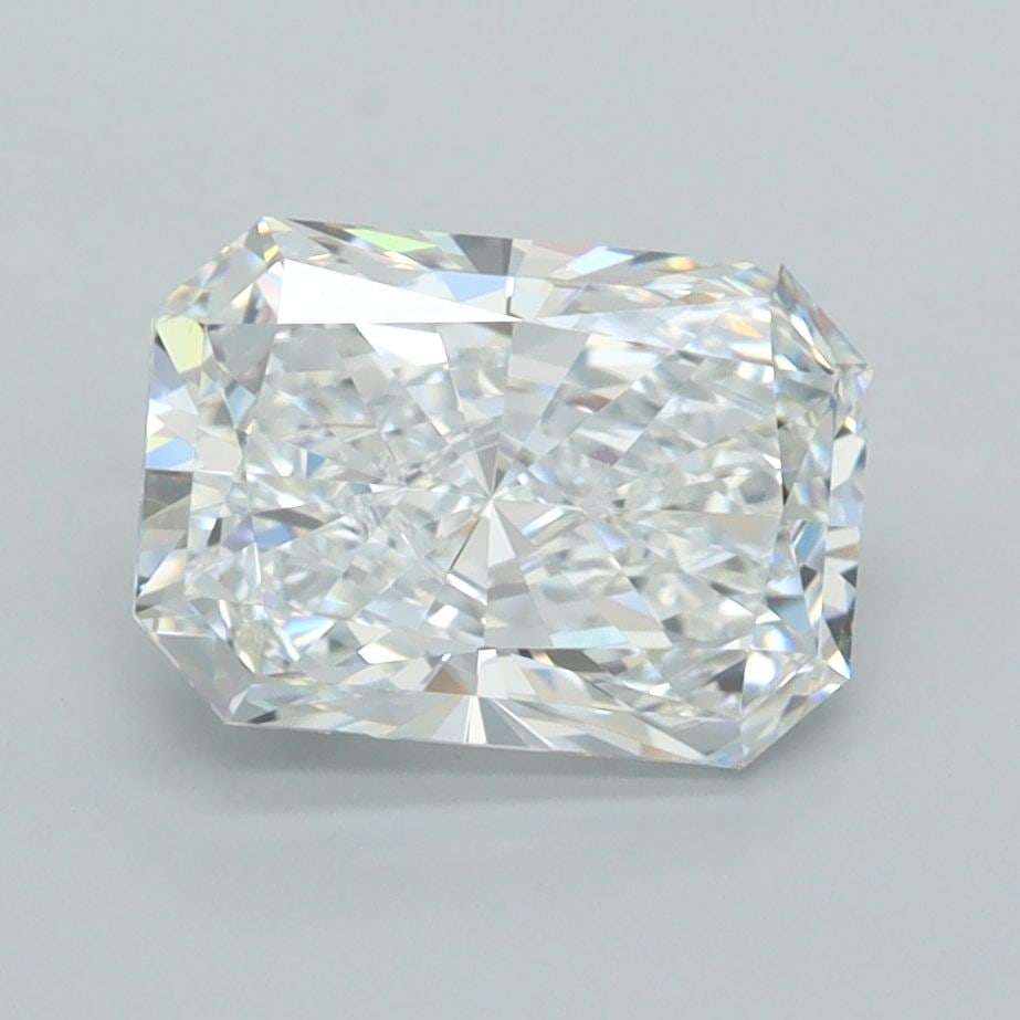 IGI Radiant 2.02ct E VVS1 Loose Lab Diamond: IGI Radiant 2.02ct E VVS1 Loose Lab Diamond Experience the exceptional quality of this 2.02ct IGI Radiant lab-grown diamond, boasting an impressive VVS1 clarity grade and EX polish and symmetry. Its v