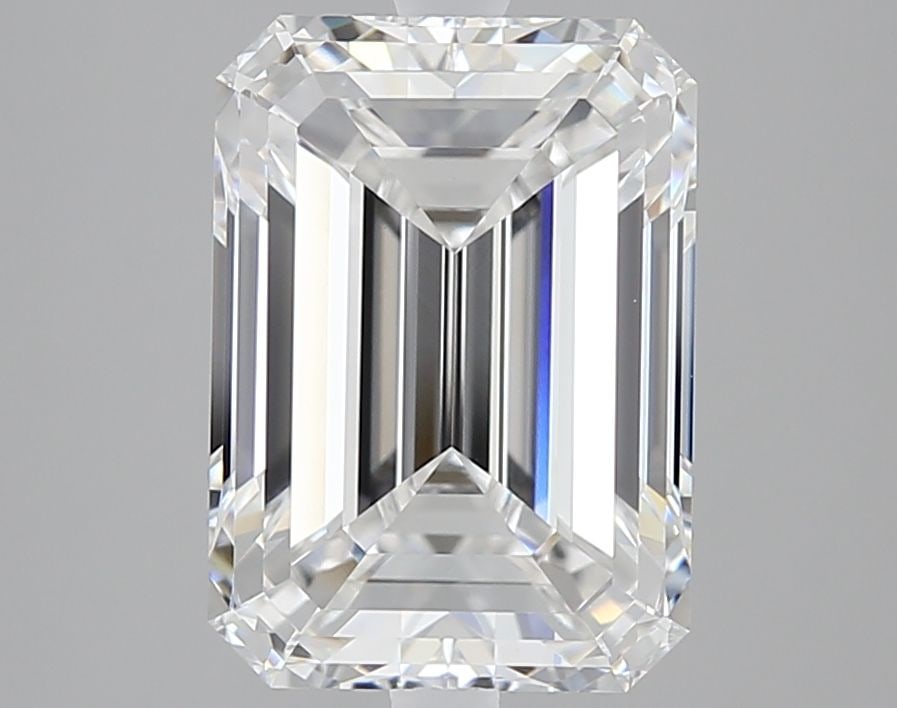 Loose Lab Diamond - IGI Emerald 5.02ct D VVS2: Loose Lab Diamond - IGI Emerald 5.02ct D VVS2 A rare and exceptional lab-grown diamond, certified by the International Gemological Institute (IGI), boasts a stunning D color and VVS2 clarity, making i