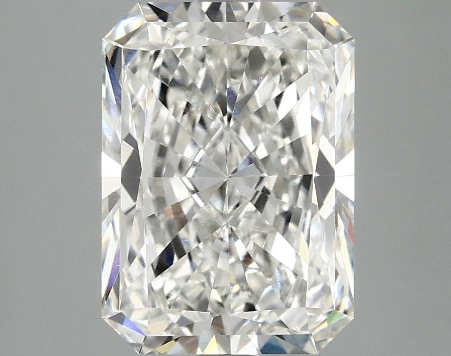 IGI Radiant 3.08ct G VVS2 Loose Lab Diamond: IGI Radiant 3.08ct G VVS2 Loose Lab Diamond This stunning IGI Radiant cut lab diamond boasts an impressive 3.08 carats of unparalleled brilliance, with its G color and VVS2 clarity making it a true ge