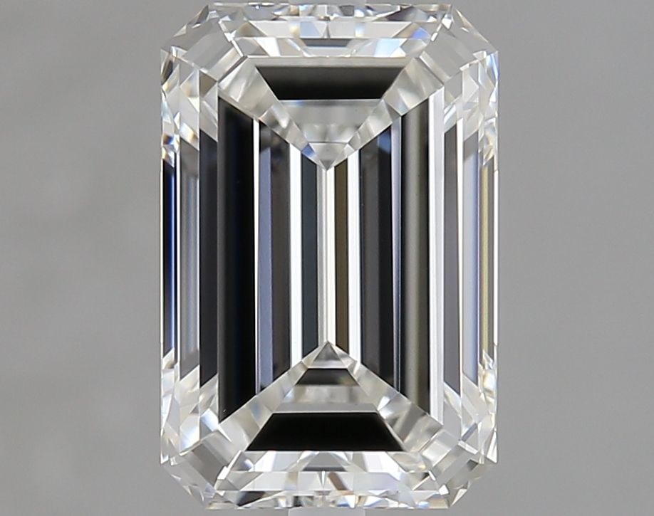 Loose Lab Diamond - IGI Emerald 2.02ct G VVS2: Loose Lab Diamond - IGI Emerald 2.02ct G VVS2 Experience the unparalleled brilliance of a lab-grown diamond, certified by IGI as a stunning 2.02ct G VVS2 Emerald cut. With its exceptional clarity, EX