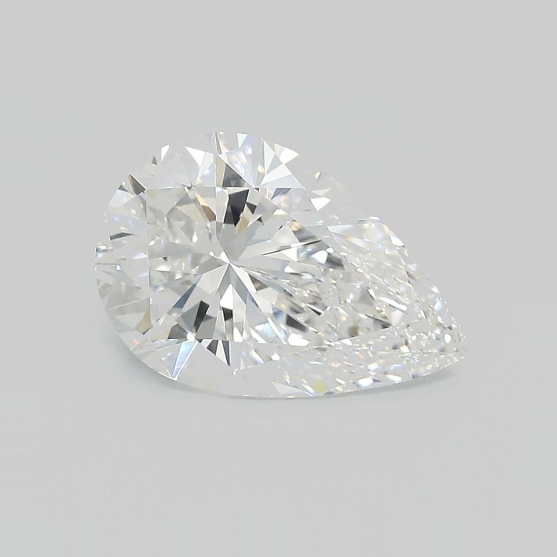 Loose Lab Diamond - IGI Pear 3.61ct D VVS2: Loose Lab Diamond - IGI Pear 3.61ct D VVS2 A rare and exquisite lab-grown diamond, certified by the International Gemological Institute (IGI), boasts exceptional clarity and color with a D grade and V
