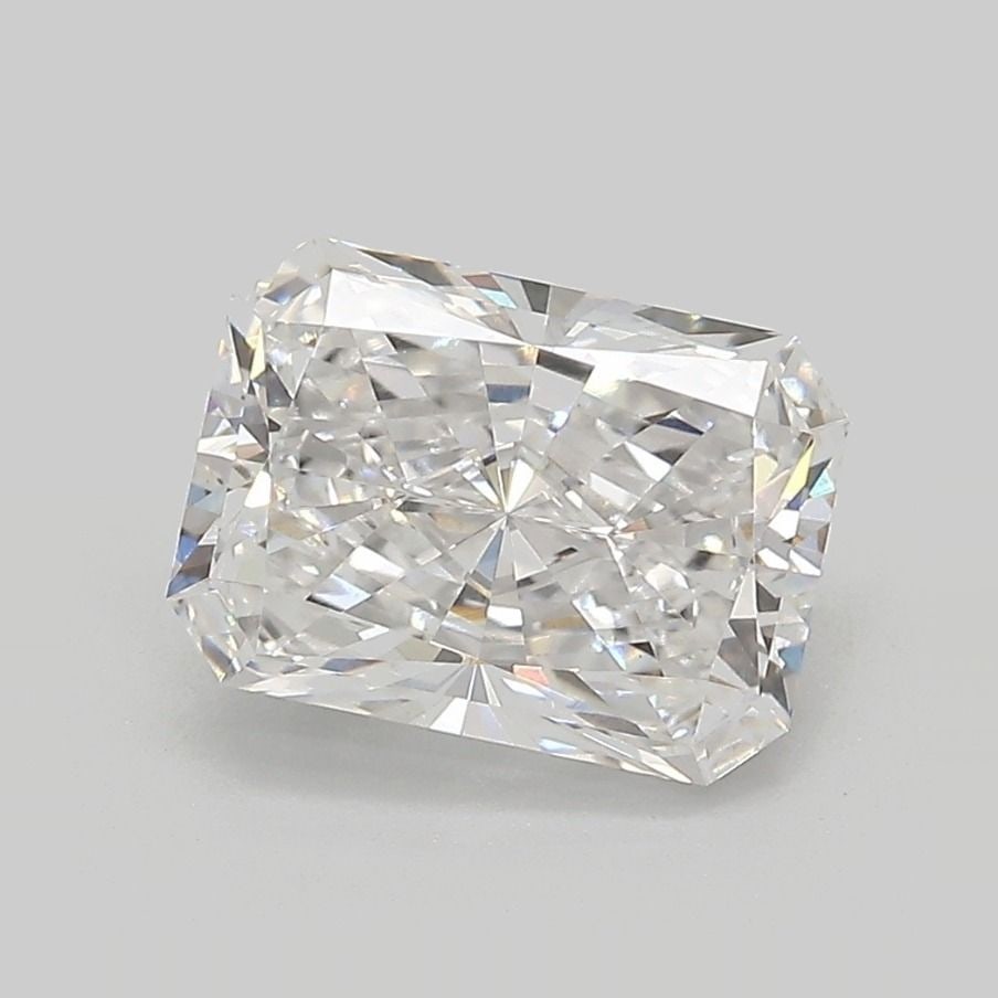 IGI Radiant 2.58ct D VVS2 Loose Lab Diamond: IGI Radiant 2.58ct D VVS2 Loose Lab Diamond Experience the brilliance of nature in a lab-grown diamond, certified by IGI as D color and VVS2 clarity, with exceptional cut, polish, and symmetry. This s
