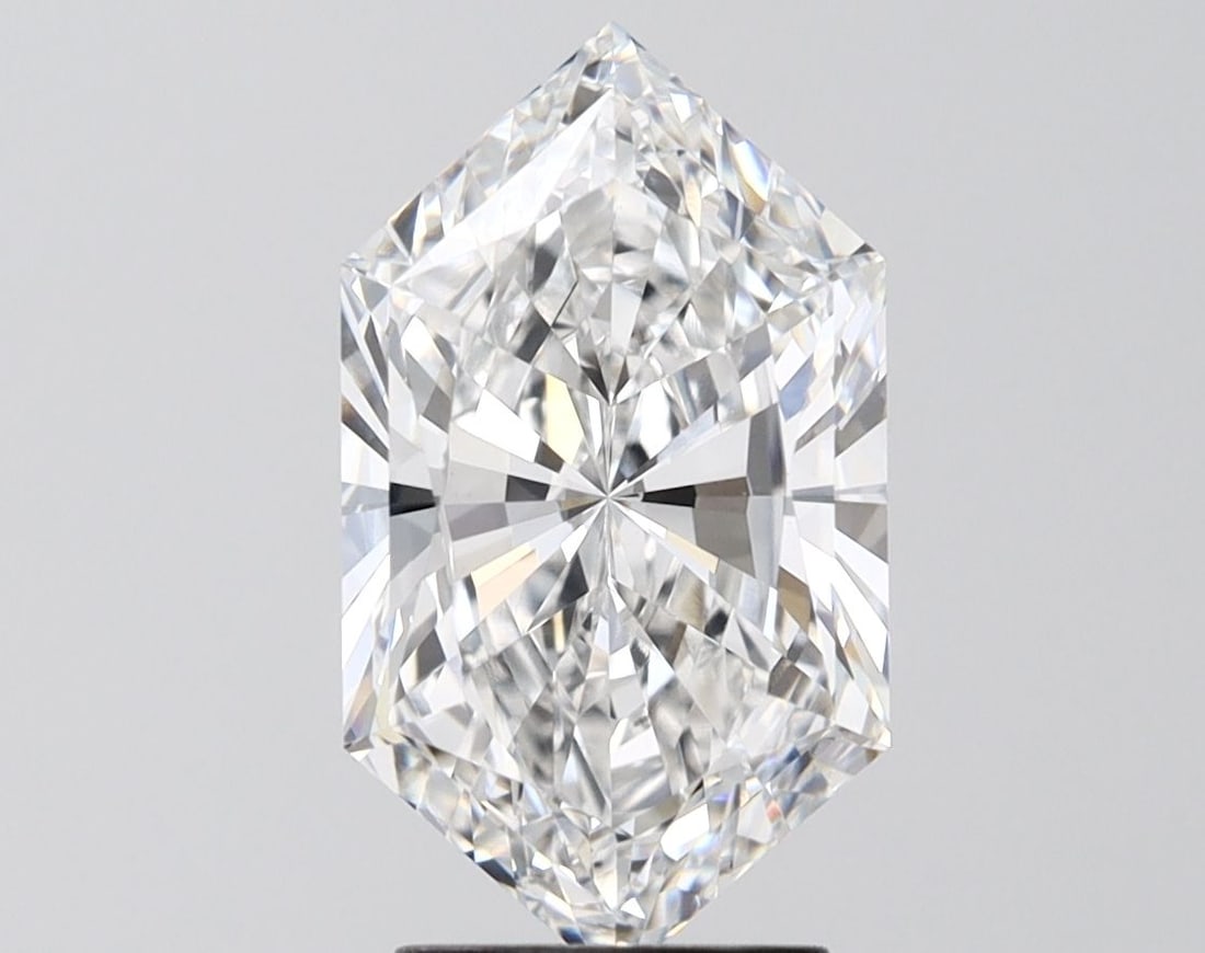IGI Hexagonal 3.1ct E VVS2 Loose Lab Diamond: IGI Hexagonal 3.1ct E VVS2 Loose Lab Diamond Experience the brilliance of a lab-grown diamond, certified by IGI as E in color and VVS2 clarity, with exceptional cut, polish, and symmetry. This 3.1ct g